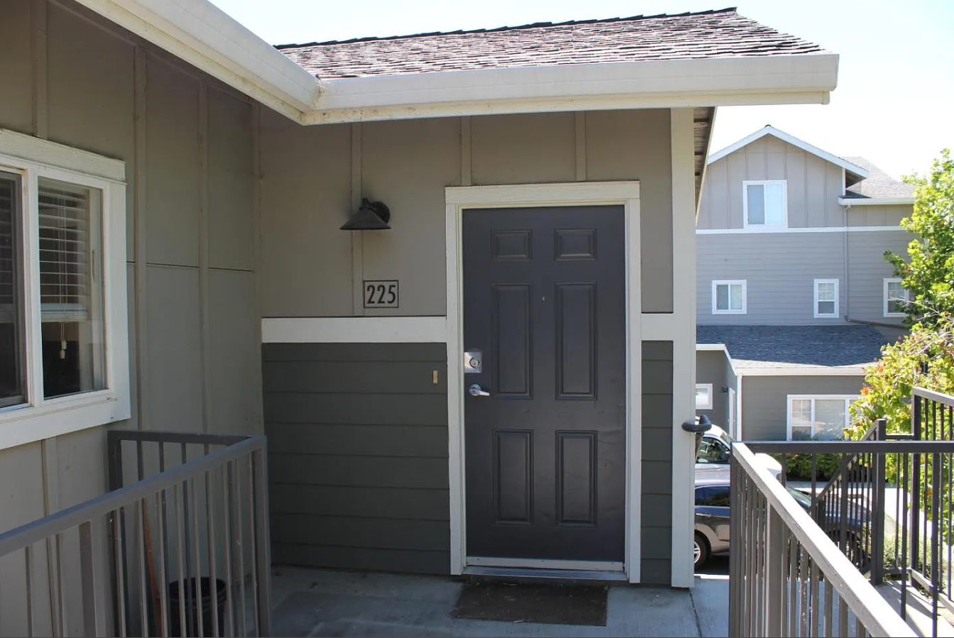 1818 Moore Boulevard